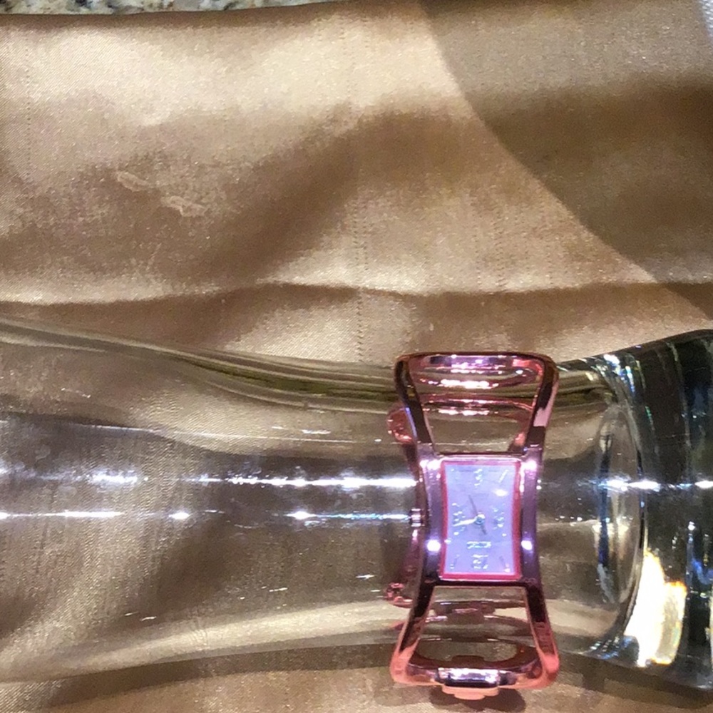 Pink bracelet style Bongo fashion watch